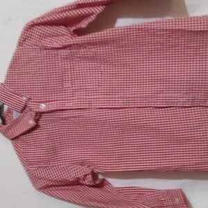 Boys size 7 long sleeve button up shirt.
